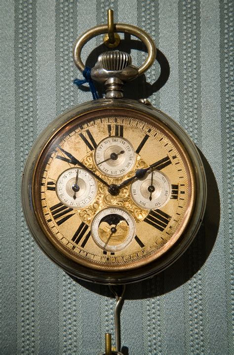 old vintage pocket watches.